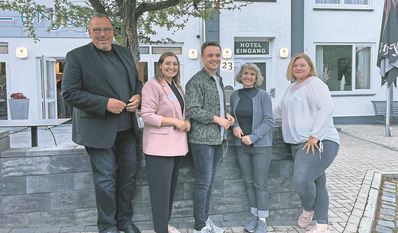 Marlene Baake, Burghard de Joncheere, Simone Schröter und Isabel Gerlach setzten sich für das Jugendhaus ein.