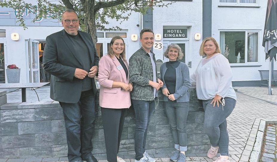 Marlene Baake, Burghard de Joncheere, Simone Schröter und Isabel Gerlach setzten sich für das Jugendhaus ein.