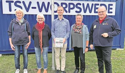 Von links: Brigitte Ranke, Inge Teßmann, André Ohlrogge, Sabine Güntzler und Albert Heitmann, Vorsitzender des Turnkreises OHZ. Foto: limo