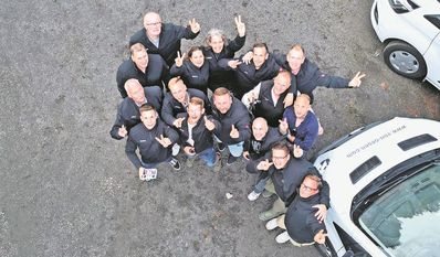 Das NURA-Team arbeitet gemeinsam dafür, den Kunden ihre Wohnträume zu erfüllen.