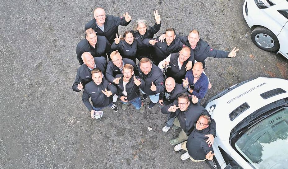 Das NURA-Team arbeitet gemeinsam dafür, den Kunden ihre Wohnträume zu erfüllen.