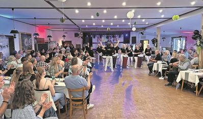 Das Thema „Team“ stand im Mittelpunkt der Jubiläumsfeier bei NURA. Zu Gast war unter anderem die Trommelgruppe „SambAlegria“ - ebenfalls ein tolles Team.