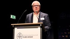 Hielt die Festansprache: Dr. Sebastian Leitzbach, Schulleiter des Kivinan.