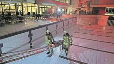 Anspruchsvolle Rettungsaktion: Zwei „Vermisste“ musste aus dem vier Meter tiefen Teil des leeren Schwimmbeckens geborgen werden. Foto: Feuerwehr Osterholz-Scharmbeck