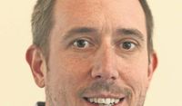 Daniel Tietjen leitet die Telefonseelsorger Elbe-Weser.