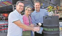 Beverstedt (khe/red). Drei Tage gab es in Beverstedt viel Abwechslung für Groß und Klein. Mittelalterlicher Markt, Herbstmarkt, kleines Oktoberfest mit Straßenfest und verkaufsoffenem Sonntag. Mit dem diesjährigen Programm hat der Beverstedter Gewerbe-und Verschönerungsverein wieder einmal eindrucksvoll bewiesen, dass Tradition und Moderne gut zusammen passen.
Eindrücke vom Herbstmarkt finden Sie online in der Bildergalerie.