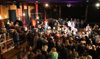 Zwangloses Zusammenspiel von Musikern unterschiedlicher Genres - Music Hall Session.