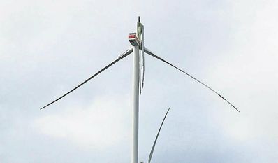 Weil erneut ein Rotorblatt abgebrochen ist, können Landwirte ihre Felder derzeit nicht nutzen.