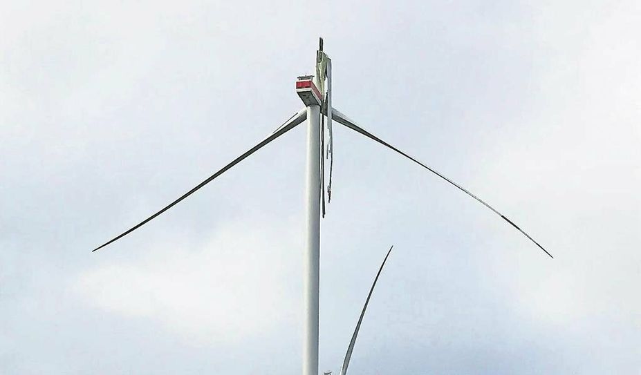 Weil erneut ein Rotorblatt abgebrochen ist, können Landwirte ihre Felder derzeit nicht nutzen.