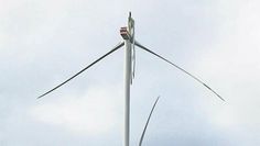 Weil erneut ein Rotorblatt abgebrochen ist, können Landwirte ihre Felder derzeit nicht nutzen.