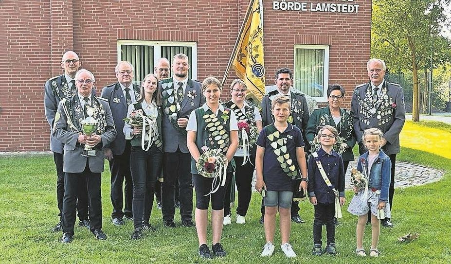 Die amtierende Königsfamilie freut sich auf ihr Schützenfest.