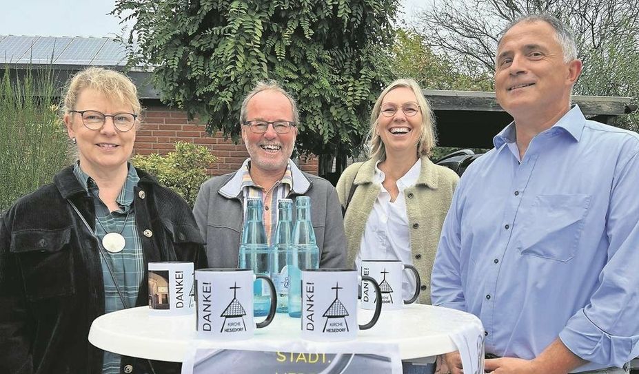 Warben für eine Kandidatur: Die Hesedorfer Kirchenvorstandsmitglieder Marlies Wilkens-Tomczak (v. li.), Friedrich du Carrois, Andrea Beier und Wilfried Schleßelmann.