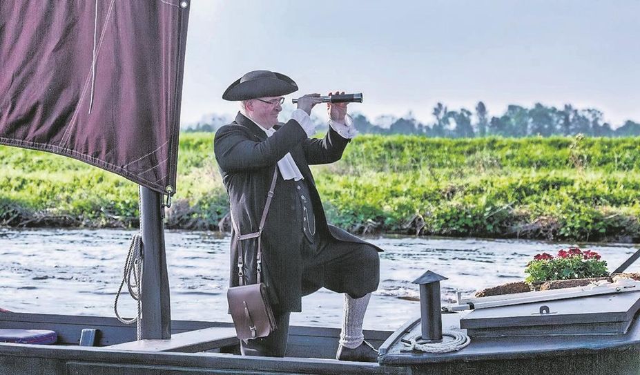 Osterholz-Scharmbeck (eb). Die Museumsanlage Osterholz lädt am Sonntag, 9. Juni, ab 14 Uhr zu einer Führung durch das Torfschiffmuseum ein. Torfstich, Torfhandel und die Torfschifffahrt spielten zu Zeiten von Jürgen Christian Findorff, der als Moorkolonisator bekannt ist, eine bedeutende Rolle. Für unterschiedliche Aufgaben und die verschiedenen Wasserstraßen wurden vielfältige Schiffstypen entwickelt. Matthias Mahnke führt im historischen Kostüm durch das Museum und erzählt dabei lebendig von den spannenden Zeiten um 1750. Informationen gibt es unter 04791/13105 oder info@vogelmuseum-museumsanlage.de.