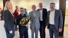 Edeltraud Hennemann (2. v. li.) und Siegfried Krön (2. Preis, neben Hennemann) mit Stefanie Kase ,Jan Mackenberg sowie Michael Kersting vom Vorstand der Volksbank.