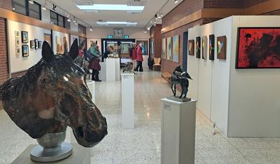 Die Ausstellung bietet sowohl Groß als auch Klein ein schönes Erlebnis.