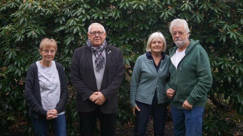 Das vierköpfige Komitee um Marlies Düker, Friedrich Norden, Elvira Richter und Heinz Lerner  ruft zur Mitwirkung im Seniorenbeirat der Gemeinde Geestequelle auf.
