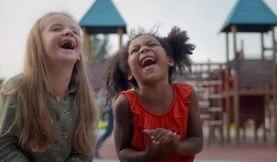 Eine glückliche Kindheit ist für viele Kinder nur ein von ihren Eltern gebrochenes Versprechen. Kinderrechte sollen daran etwas ändern.