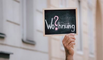 Die Gesprächspartnerinnen der geplanten Podiumsdiskussion werfen einen differenzierten Blick auf zentrale Fragen der Wohnraumpolitik.