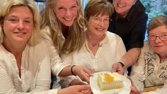 Können viel mehr als Kuchen backen: Die KreislandFrauen des Verbands Osterholz (hier von links) Stefanie Wellbrock, Martina Rodenburg-Schade, Urte Stölting, Katrin Engelken-von Oehsen und Hanna Grube.