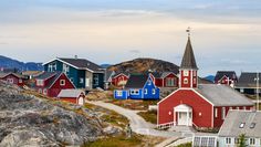 Red, White and Blue? Diese Häuser in der grönländischen Hauptstadt Nuuk tragen wohl eher zufällig die Farben der US-amerikanischen Flagge.