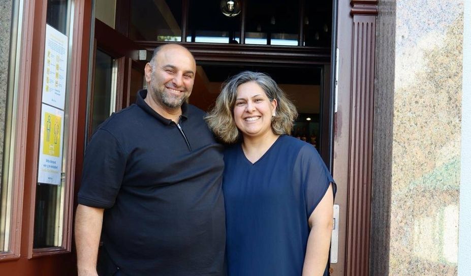 Mit der Übernahme von Stagge haben sich Semra und Saeed Bahari einen kleinen Traum erfüllt. Saeed ist der Chef in der Küche, Semra für den Service zuständig.