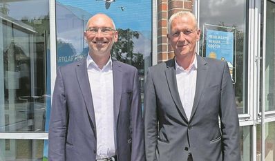 Prof. Dr. Tim Jarzewski und Christian Meyer-Hammerström sind froh, dass das Jahr ein gutes Ende nahm.