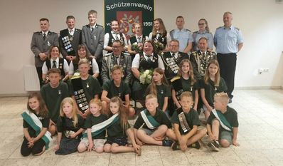 Der Schützenverein Kutenholz mit seiner amtierenden Königsfamilie feiert nächstes Wochenende Schützenfest mit zwei Partys.