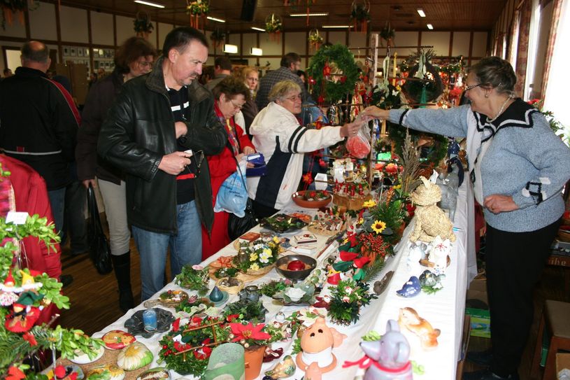 Staunen, shoppen und einen schönen Tag verbringen - das geht beim Hobbykünstlermarkt.