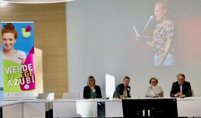 Anita Hartwig, Andrea Krückemeier, Dr. Frauke Ilse und Dr. Mathias Witt bei der Auftaktveranstaltung.