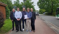 Freuen sich über die Teilnahme am Fußverkehrs-Check in der Gemeinde Beverstedt: (v.l.) Dieter Allers, Jenning Allwardt, Bürgermeister Guido Dieckmann, Kai Kühnemann und Dr. Thomas Hollands.