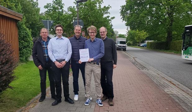 Freuen sich über die Teilnahme am Fußverkehrs-Check in der Gemeinde Beverstedt: (v.l.) Dieter Allers, Jenning Allwardt, Bürgermeister Guido Dieckmann, Kai Kühnemann und Dr. Thomas Hollands.