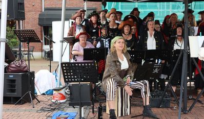 Der Piratenchor tritt am 3. Oktober gleich zwei Mal auf.