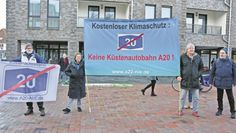 Gegner:innen der Küstenautobahn protestierten am Dienstag in Bremervörde.