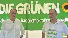 Unser Foto zeigt Stefan Wenzel (links) bei einem Besuch am Vörder See im Juli 2021 mit dem damaligen Bürgermeisterkandidaten und heutigen Vorsitzenden der Stadtratsfraktion Bündnis 90 / Die Grünen / FDP, Jochen Hake.