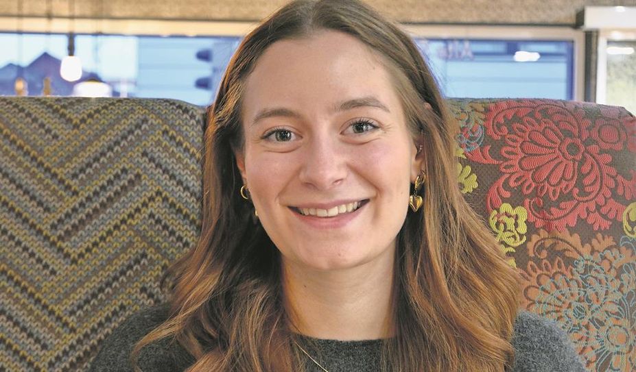 Amely Schaefer, wünscht sich Visagistin zu werden.