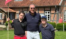 Christophe Schule (links) holte sich mit Dittmar Schreyer (Mitte) den Sieg beim Scramble.