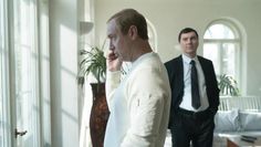 Jude Law als Putin und Paul Dano als Wadim Baranow, der Berater Putins, der ihn an die Macht gebracht hat.