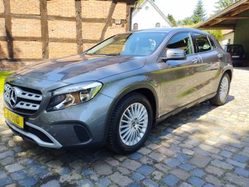 Mercedes Benz GLA 180, 90